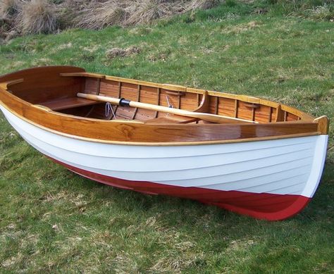 Cedar Strip Kayak, Wooden Row Boat, Wooden Boats For Sale, Dinghy Boat, Sailing Dinghy, Cruiser Boat, Classic Wooden Boats, Rowing Boat, Wooden Boat Building