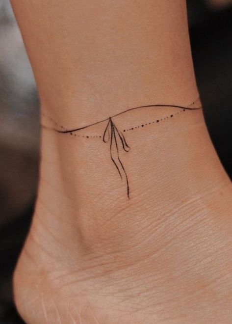 Ankle Bracket Tatoos, Collar Bone Tattoo Small Simple, Anklette Tattoo, Rist Tattoo Women, Small Shaded Tattoos, Wrist Bracelet Tattoo Unique, Delicate Bracelet Tattoo, Wrist Bracelet Tattoos For Women, 3 Children Tattoos For Moms