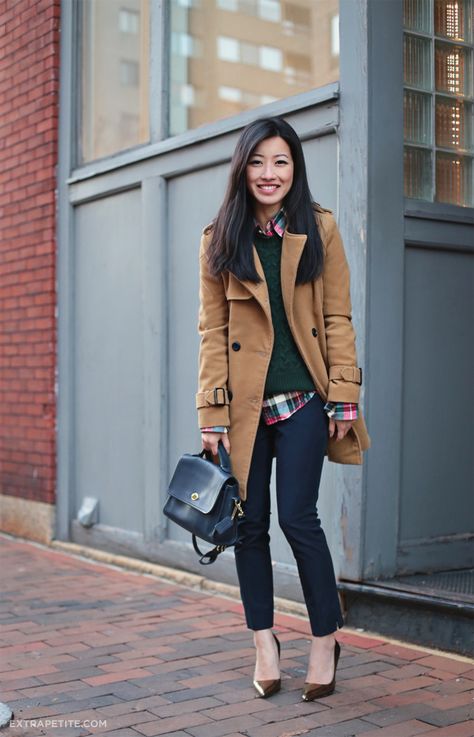 Tartan shirt and camel coat via @Trish Papadakos Papadakos Papadakos - DAiSYS & dots Roberts Petite Blog Office Jeans, Outfit For Petite Women, Outfits For Petite, Jeans Ideas, Extra Petite, Casual Professional, Fashion For Petite Women, Fashion Petite, Coat Outfit