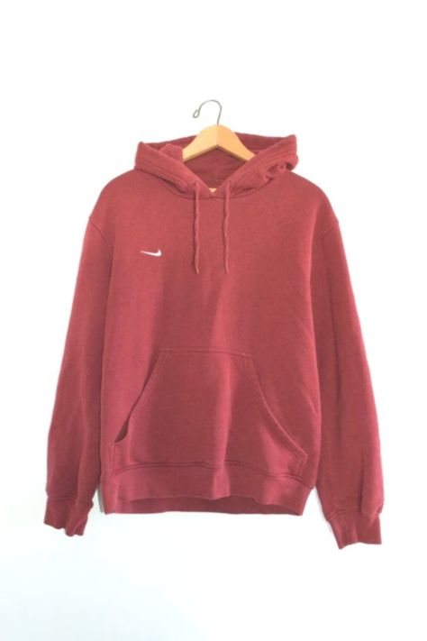 Sweatshirt Outfit Men, Red Nike Hoodie, Outfit Nike, Nike Shoes Girls, Buy Hoodies, 90s Sweatshirt, Trendy Hoodies, Sweatshirt Outfit, Red Nike