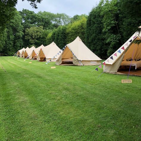 Wedding Glamping Tents, Bell Tent Wedding, Wedding Glamping, Glastonbury Fashion, Campsite Setup, Glamping Wedding, Full Bedding, Glamping Weddings, Festival Style Wedding