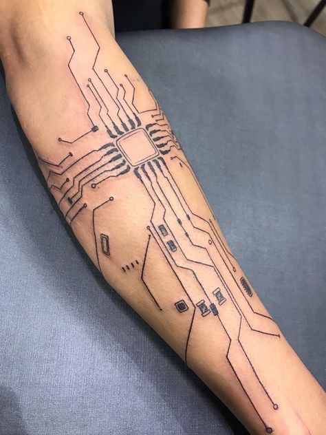 Futuristic Tattoo Cyberpunk, Circuit Tattoos, Programmer Tattoo, Tech Tattoo Ideas, Bitcoin Tattoo, Circuit Board Tattoo, Futuristic Tattoo, Computer Tattoo, Runner Tattoo