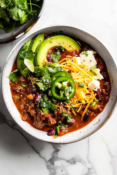 Chili Recipe With Beef Chunks, Chilli Dinner Ideas, Recipe For Cold Weather, Meals For Cold Weather, Healthy Chilli Con Carne, Beef Chunks Recipes, Slow Cooker Chilli Con Carne, Cold Weather Meals, Slow Cooked Chilli