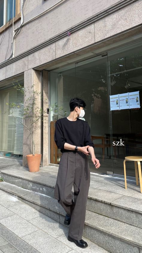 street style korean men Street Fashion Korean Men, Korean Streetstyle Outfit Men, Dandy Style Men Korean, Minimalistic Men Outfit, Asian Clothing Style Men, Korean Casual Outfits Men Street Styles, Korean Street Fashion Mens Formal, Asian Men Style Street Fashion, Asian Men Street Style