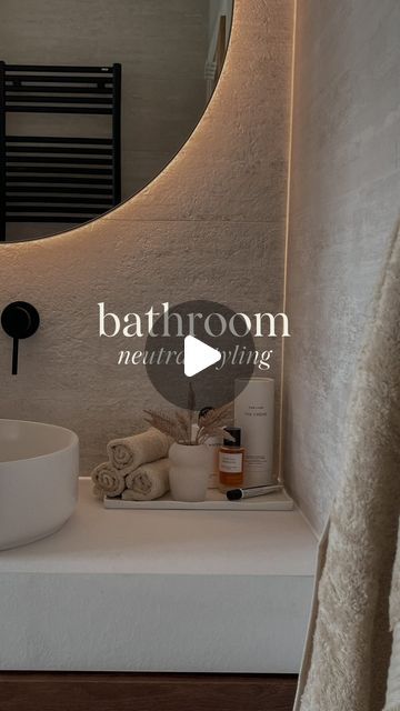 Gemma Louise Miles Home, Bath Caddy Styling, Spa Like Bathroom Ideas, Cream Bathroom Ideas, Aesthetic Small Bathroom, Gemma Louise Miles, Bathroom Accessories Ideas, Spa Bathroom Ideas, Spa Bathrooms