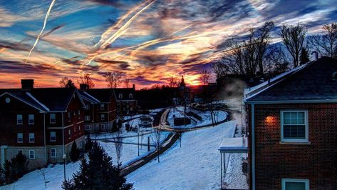 15 Photos Proving Granville, Ohio Is The World's Prettiest Winter Wonderland Coolest Photos, Granville Ohio, Ohio Girls, College Campus, Snowy Day, Graphic Arts, Pretty Places, Summer Travel, Fleece Hoodie