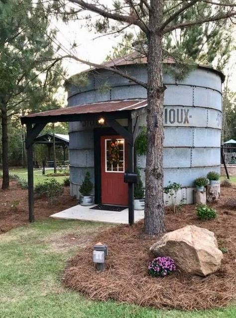 If you’re looking for a memorable overnight getaway that you and your partner will forever reminisce about, make The Silo Experience it. Tiny House Design, Tiny House Living, Grain Bin House, Silo House, Grain Silo, Tiny Houses For Rent, Colorful Clothes, She Sheds, Tiny House Cabin