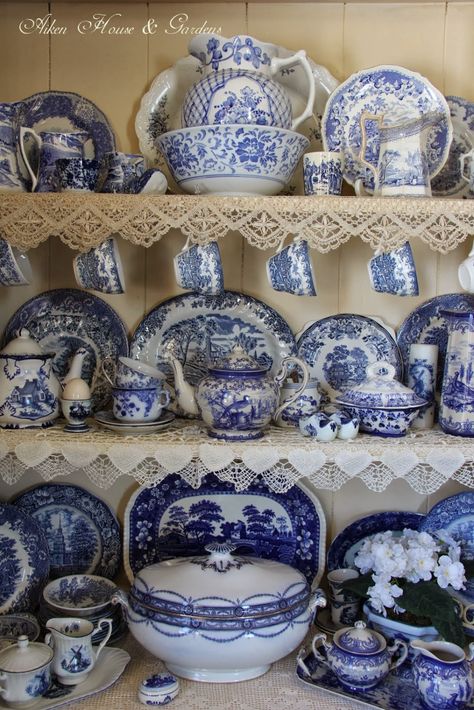 Blue And White Dishes, Blue Dishes, House Gardens, Blue White Decor, Blue Transferware, White Dishes, White Pottery, Blue And White China, Flow Blue