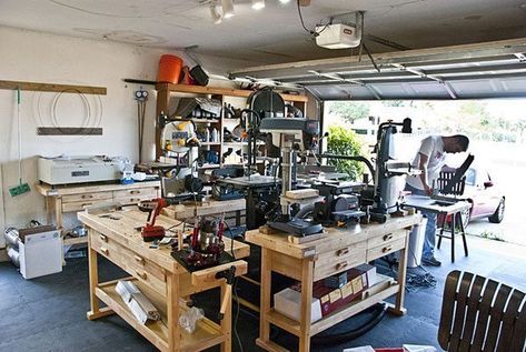 How To Transform Your Garage Into the Ultimate Home Workshop Home Shop Ideas, Gunsmithing Workshop, Shop Ideas Garage, Dream Workshop, Design Interior Modern, Workshop Layout, Garage Studio, Ultimate Garage, Small Garage