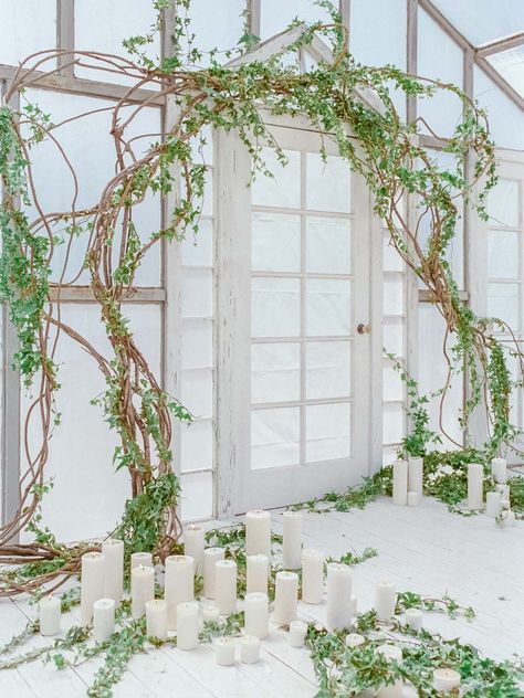 Wedding Arch Indoor, Modern Indoor Garden, Italian Wedding Venues, Wedding Nature, Indoor Garden Wedding, Ceremony Candles, Getting Married In Italy, Exquisite Gardens, Garden Wedding Inspiration