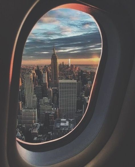 New York Airplane View, Plane Window View, Pilot Life, Maple Creek, Airport Vibes, Travel New York, Aesthetic New York, Plane View, Wallpaper Estetika