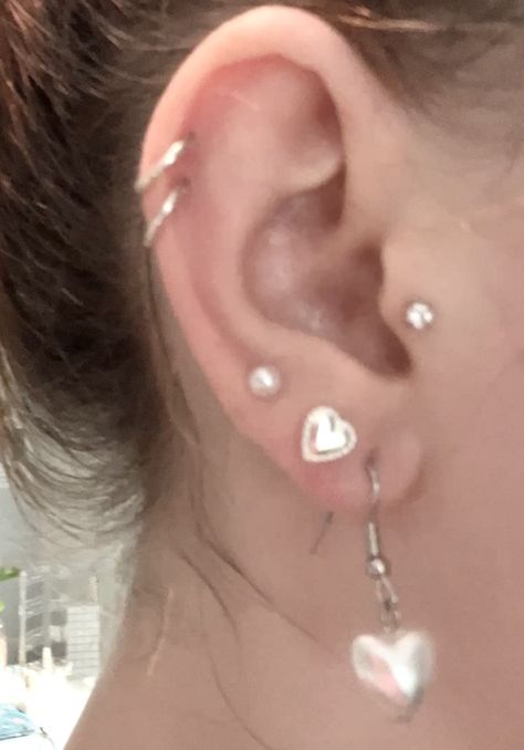 Triple Lobe Piercing Ideas Silver, Double Helix Jewelry, Double Helix Piercing Hoop, Double Lobe And Helix Piercing, 2 Helix Piercings, Doubles Piercings, Four Lobe Piercings, Triple Lobe Piercing Ideas, Double Lobe Piercing Ideas