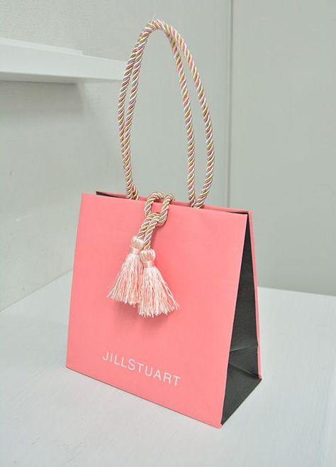 Luxury Paper Bag, Shoping Bag, Jewelry Packaging Design, Shopping Bag Design, Paper Bag Design, Packaging Ideas Business, Retail Bags, 카드 디자인, Box Packaging Design