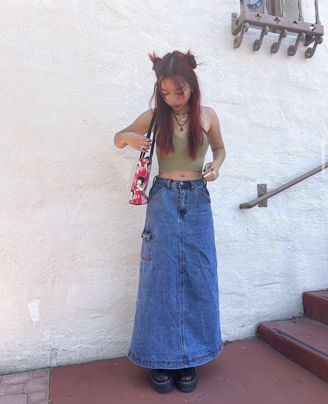 https://instagram.com/jazzyle?utm_medium=copy_link Jazzy Le, Denim Skirt Outfit Aesthetic, Demin Skirt Outfit, Long Denim Skirt Outfit, Skirt Outfits Aesthetic, Skirt Aesthetic, Long Jean Skirt, Mode Hippie, Midi Skirt Outfit