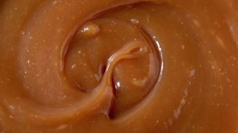 Homemade Caramel Recipes, Homemade Caramels, Microwave Caramels, Werthers Original, Vanilla Cupcake Recipe, Importance Of Food, Strawberry Candy, Homemade Caramel Sauce, Copykat Recipes