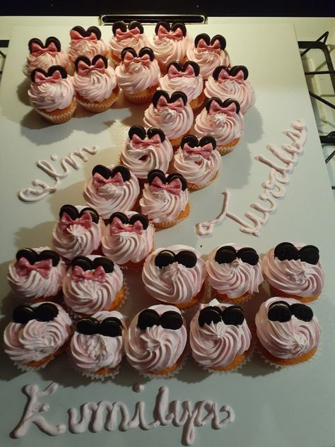 Hey Twodles Birthday, Minnie Mouse Birthday Party Ideas Decorations, Oh Twodles Birthday Ideas, Minnie Second Birthday, Oh Two Doodles Birthday Party, Two Doodles Birthday Party Girl, Oh Twodles Birthday Girl Food, Oh Twodooles Birthday Girl, Ohh Twoodles Party Girl