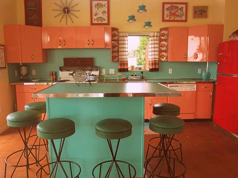 Kitchen Retro, Retro Renovation, Kitschy Kitchen, Mid Century Modern Kitchen, Casa Vintage, Mid Century Kitchen, Retro Interior, Kitchen Farmhouse, Mid Century Decor