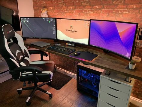 Gamer Room Diy, Simple Computer Desk, Gaming Desk Setup, Modern Home Offices, Computer Desk Setup, Gamer Setup, Pc Gaming Setup, Video Game Room Design, Gaming Setups