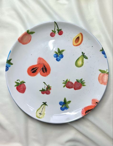 Ceramic Painted Fruit Bowls, Painted Ceramic Plates Aesthetic, Painting Pottery Ideas Easy Flowers, Cute Pottery Painting Ideas Fruit, Simple Painting Pottery Ideas, Pottery Painting Inspo Fruit, Pottery Painting Aesthetic Ideas, Fruit Plate Pottery, Fruit Painted Bowl