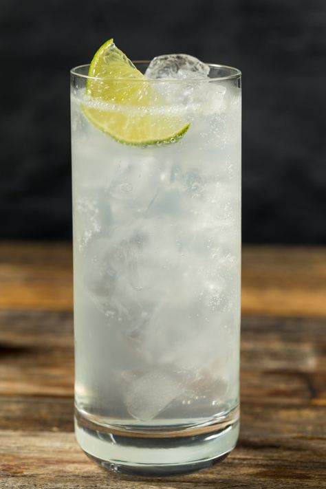 Ranch Water Cocktail Recipe - Insanely Good Lime Cocktail Recipes, Ranch Water Recipe, How To Make Ranch, Ranch Water, Low Calorie Cocktails, Best Tequila, Mexican Drinks, Tequila Drinks, Tom Collins