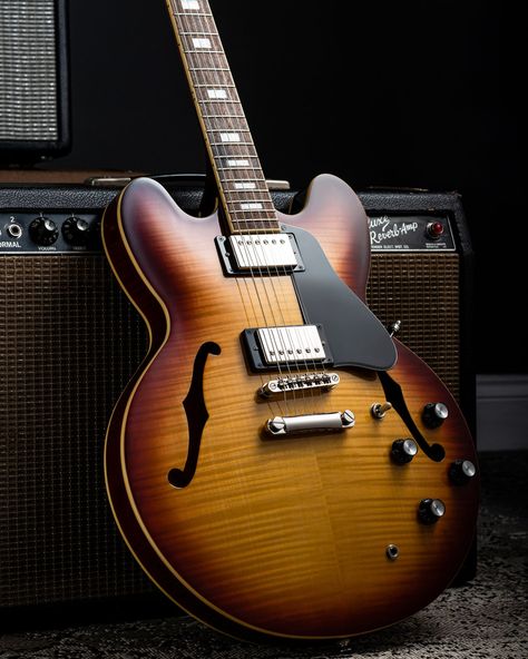 Epiphone Es 335, Gibson 335 Vintage, Es 335 Gibson, Gibson Es, Gibson Es 335, Learn Guitar Chords, Types Of Guitar, Gibson Epiphone, Guitar Effects Pedals