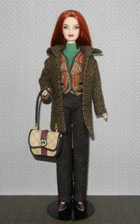 Scotland Barbie in La Boutique Gucci Barbie, Barbie Style, Barbie Fashion, Barbie Dolls, Scotland, Dolls, Gucci, Boutique, Toys