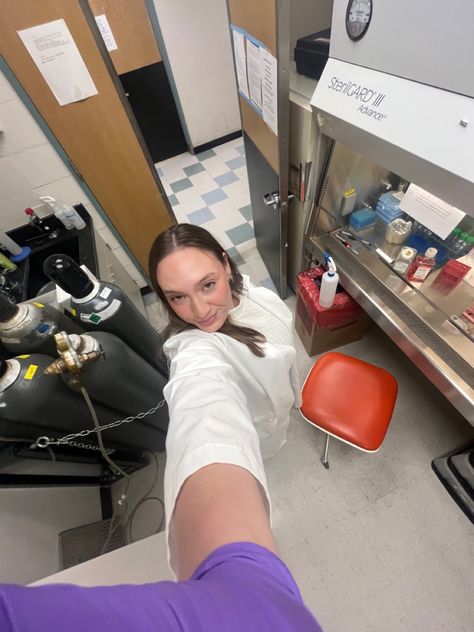 Lab research assistant girly scientist pre med af lab coat cute chic Lab Assistant, Lab Girl Aesthetic, Research Lab Aesthetic, Lab Research Aesthetic, Lab Coat Aesthetic, Lab Rats Aesthetic, Med Lab, Job 3, Research Lab