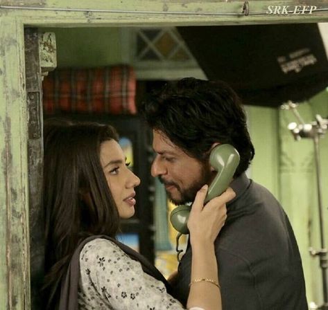 Raees Srk, Vintage Bollywood Aesthetic, This Kind Of Love, Desi Love, Retro Bollywood, Mahira Khan, 90s Bollywood, Bollywood Couples, My Kind Of Love