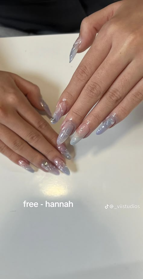 White And Green Aura Nails, White Aura Nails, Year Nails, White Aura, Aura Nails, Nail Board, Learning Korean, Pretty Fashion, Manicure Ideas