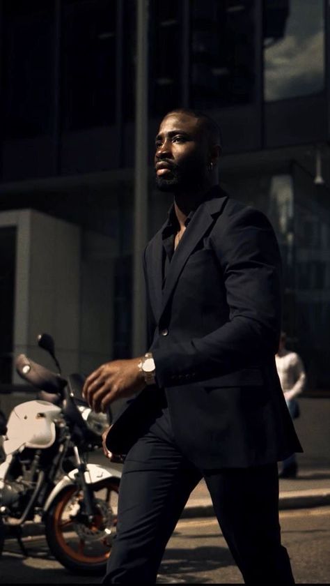 Black Suit Photoshoot Men, Business Suit Aesthetic, Black Suit And Black Shirt, Navy Suit Black Shirt, Black Men Suits Fashion, Black Man Aesthetic, Black Men Aesthetic, Black Men In Suits, Black Men Suits