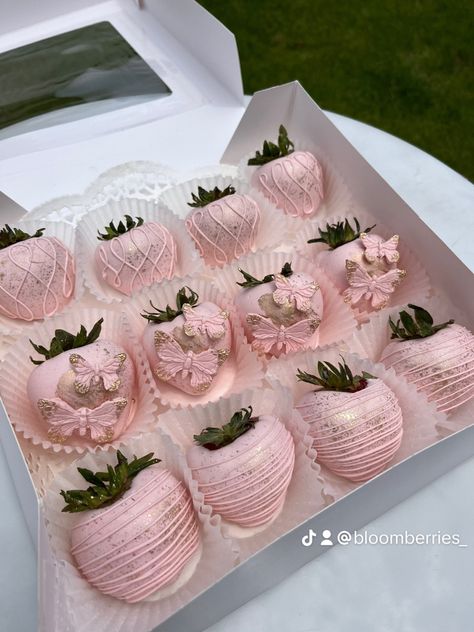 Treats For Quinceanera, Elegant Chocolate Covered Strawberries, Pink Butterfly Strawberries, Pink And White Strawberries, Ballerina Chocolate Covered Strawberries, Disney Strawberries, Girly Chocolate Covered Strawberries, Pink Chocolate Covered Strawberries Birthday, Brown And Pink Strawberries