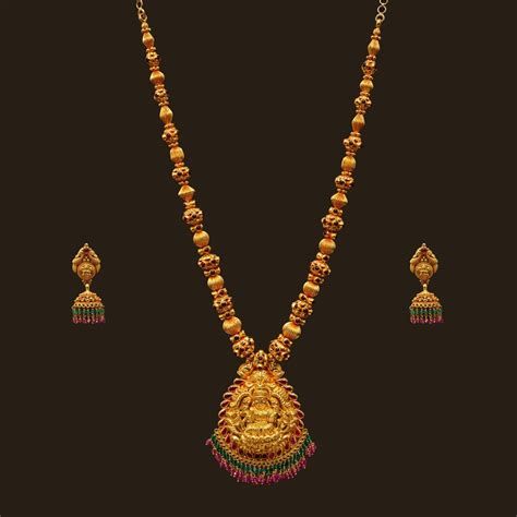 Images By Syamanoj On Gold Haram | Gold Necklace Designs Trendy Diy Jewelry, Vummidi Bangaru Jewellers, Gold Necklace Price, Chain Jewellery, Temple Jewelry Necklace, Gold Temple Jewellery, Gold Jewelry Outfits, Trendy Diy, Temple Jewelry