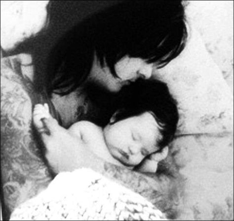 Not sure if this is Gunner or Storm's baby picture, but it's priceless 80s Pictures, Motley Crue Nikki Sixx, Nikki Baby, Rocker Boy, Sixx Am, Mick Mars, Motley Crüe, Peter Steele, Paul Stanley