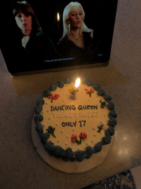 Essen, Dancing Queen Cake Ideas, 17 Birthday Cake Dancing Queen, Dancing Queen Young And Sweet Only 17 Cake, Dancing Queen Only 17 Cake, Dancing Queen 17th Birthday Cake, Young And Sweet Only 17 Cake, 17 Dancing Queen Birthday, Dancing Queen 17 Birthday Party