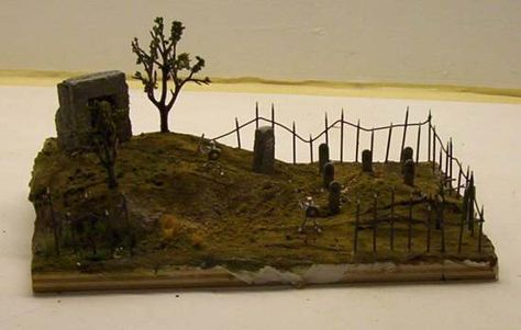 Check out this graveyard diorama! Diy Halloween Village, Halloween Village Display, Halloween Diorama, Dollhouse Halloween, Lemax Spooky Town, Fun Projects For Kids, Haunted Dollhouse, Spooky Town, Halloween Miniatures