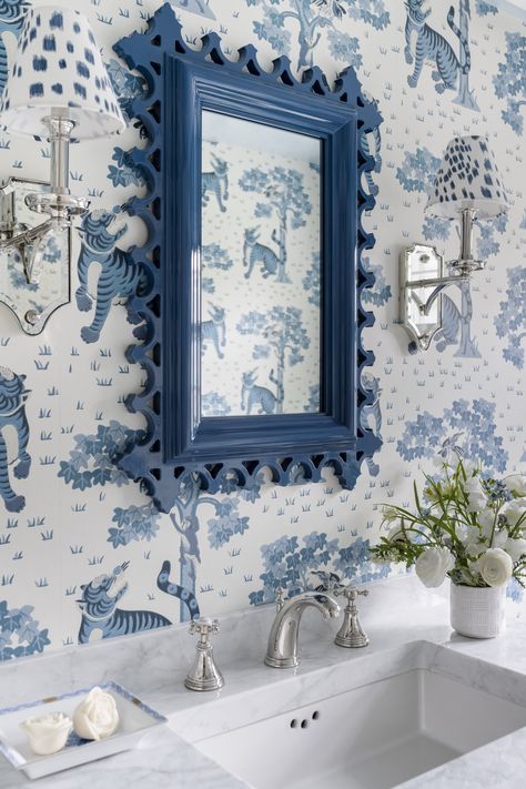 Blue Powder Rooms, Mudroom Renovation, Cape Cod Renovation, Cheerful Kitchen, Kitchen Mudroom, Preppy Decor, Blue Beauty, Summer Living, Bedroom Redo