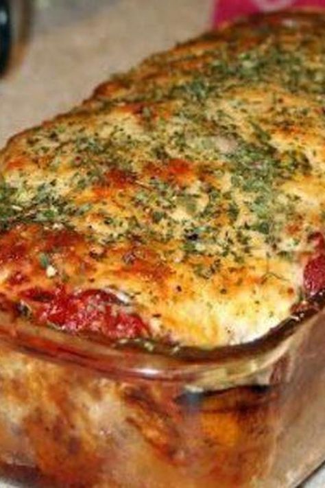 Parmesan Meatloaf Chicken Parmesan Meatloaf, Parmesan Meatloaf, Healthy Burgers, Ww Dinners, Meat Loaves, Gluten Free Meatloaf, Ww Ideas, Low Carb Meatloaf, Italian Meatloaf