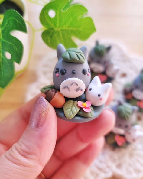 Really in love with the clay desk buddies I made (thank u for giving them all homes!!) 🥹 would you be interested in limited amounts of desk buddy commissions? 👀 🏷 #polymerclaycreations #polymerclayartist #animegirlskawaii #myneighbortotoro #totorolover #polymerclaycreation #polymerclaycharms #myneighbourtotoro #ghibliart #polymerclayart #ghiblifanart #figurines #kawaiiartwork #kawaiicute Clay Birthday Ideas, Cute Kawaii Clay Ideas, Cute Clay Crafts Kawaii, Cute Clay Figures Kawaii, Polymer Clay Crafts Cute, Polymer Clay Desk Buddies, Birthday Clay Ideas, Useful Clay Projects Ideas, Clay Red Panda