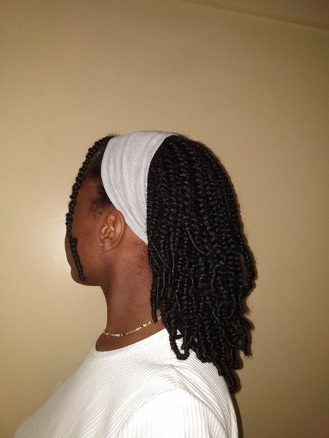 Sophisticated Braided Headband Hair Looks Headband Natural Hairstyles, Headbands Natural Hair, Headband Hairstyles Black Women, Braided Headband Hairstyles, Headband Natural Hair, Natural Hair Headbands, Twists Hairstyles, Braided Headband Hairstyle, 2024 Fits