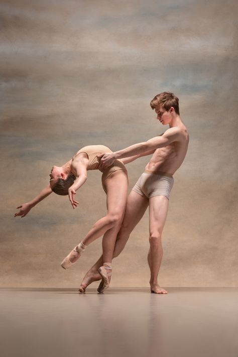 Couple Dance Poses, Dancing Pose Reference, Dancing Poses Drawing, Ballet Dancer Photography, Ballet Couple, Couples Dancing, Dancing Poses, Dancing Pose, Dancer Photography