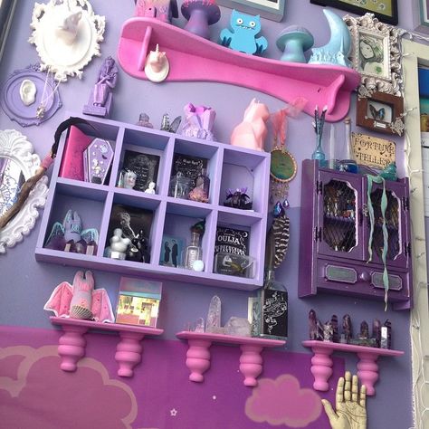 aliceichigoketamine:  100% room goals wow!!! Pastel Goth Room, Tattoo Room, Pastel Goth Decor, Goth Room, Goth Bedroom, Kawaii Room Decor, Goth Home, Goth Home Decor, Pastel Room