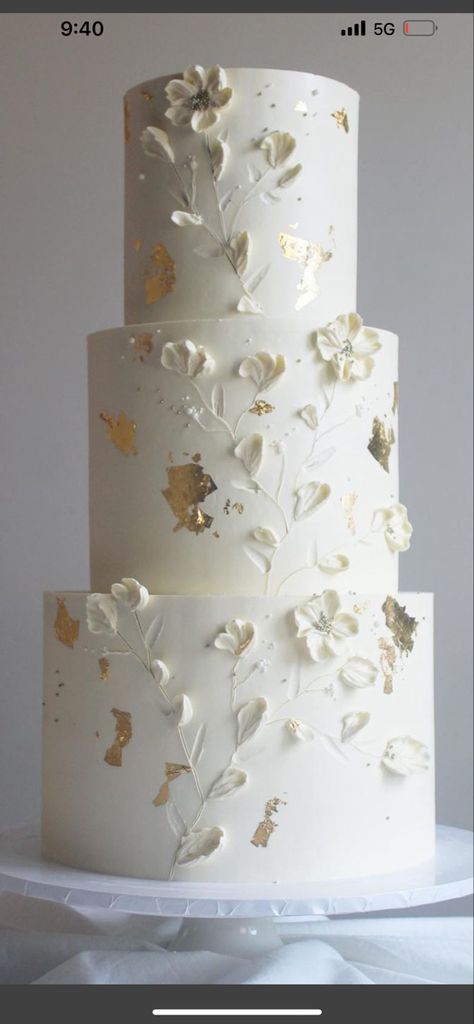 Wedding Cake Designs Elegant, White And Gold Wedding Cake, Textured Wedding Cakes, Wedding Cake Pearls, Pearl Cake, 3 Tier Wedding Cakes, Fondant Wedding Cakes, Floral Wedding Cake, Dream Wedding Cake