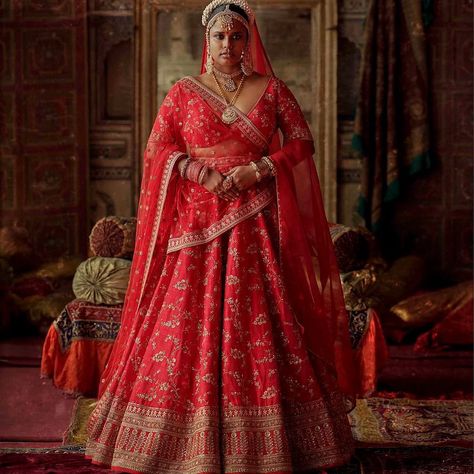 Sabyasachi Wedding Lehenga, Sabyasachi Lehenga Bridal, Red Lehenga Choli, Sabyasachi Lehenga, Indian Lehenga Choli, Wedding Lehenga Designs, Indian Bride Outfits, Indian Bridal Lehenga, Lehenga Choli Online