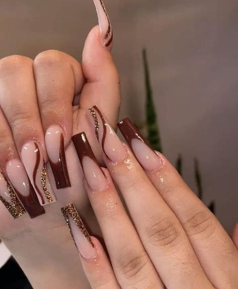 There's a new beauty trend taking over Instagram and it's absolutely stunning. Say hello to "quartz nails". Brown And Glitter Acrylic Nails, Mail Designs Brown, Idea Dinner Easy, Brown Nails Acrylic Art Designs, Brown Nails Gel Extensions, Brown Aura Nails Acrylic, Pretty Brown Nails Acrylic, Nail Ideas For Fall 2023, Brown Nails For Prom