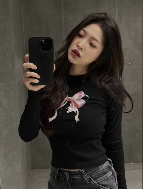 kpop moments that could kill a sapphic no X: "Yeri (Red Velvet) https://t.co/0xHxebjYiL" / X Kpop Moments, Yeri Red Velvet, Kim Yerim, Blue Birthday, Velvet Fashion, Girl Cakes, I Love Girls, Girls Generation, Kpop Girl Groups