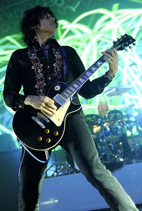 Dean Deleo, Velvet Revolver, Stone Temple, Chilli Peppers, Stone Temple Pilots, Chilli Pepper, Red Hot, Pilots, Nirvana