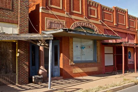 Ghost town: Roosevelt OK | Ghost town is a classification yo… | Flickr Haunted Oklahoma, Ghost Towns Of America, Oklahoma Attractions, Oklahoma Travel, Abandoned Town, Oklahoma History, Old Country Stores, Georgia Usa, Old Home