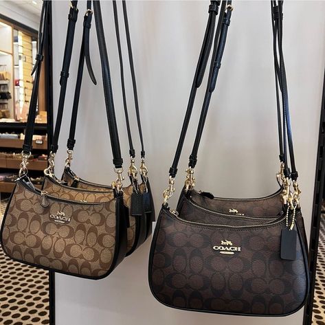 Purse Crossbody Everyday, Coach Sling Bags Women, Coach Bag Aesthetic, Tas Coach, Coach Bag Outfit, Coach Nolita 19, Nolita 19, Coach Nolita, Trendy Purses