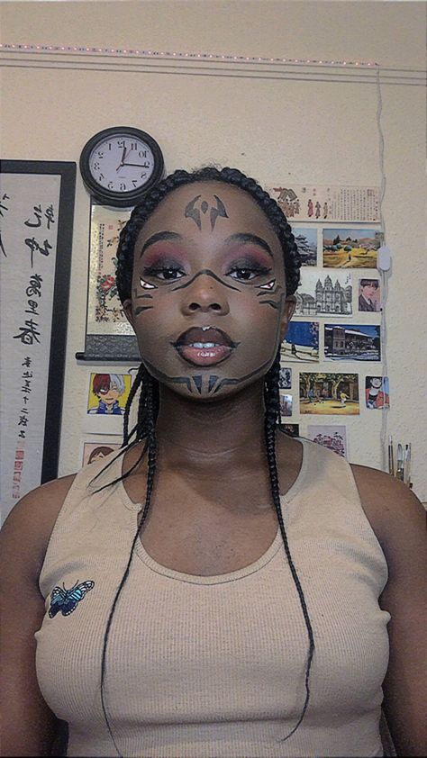 Choso Makeup Girl, Simple Anime Costume Ideas, Jujitsu Kaisen Cosplay, Sukuna Eyeliner, Inumaki Makeup, Halloween Makeup Looks Black Women, Sukuna Costume, Sukuna Nails, Sukuna Makeup