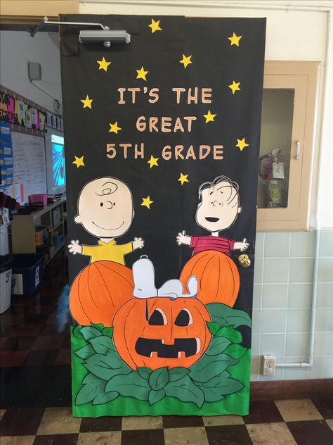 Minions, Charlie Brown Fall Classroom Door, Snoopy Halloween Classroom Door, Snoopy Halloween Door Decorations, Halloween Door Decoration Ideas For Classroom, Cute Halloween Classroom Door Ideas, Halloween Door Contest Ideas Classroom, Halloween Teacher Door, Halloween Classroom Doors